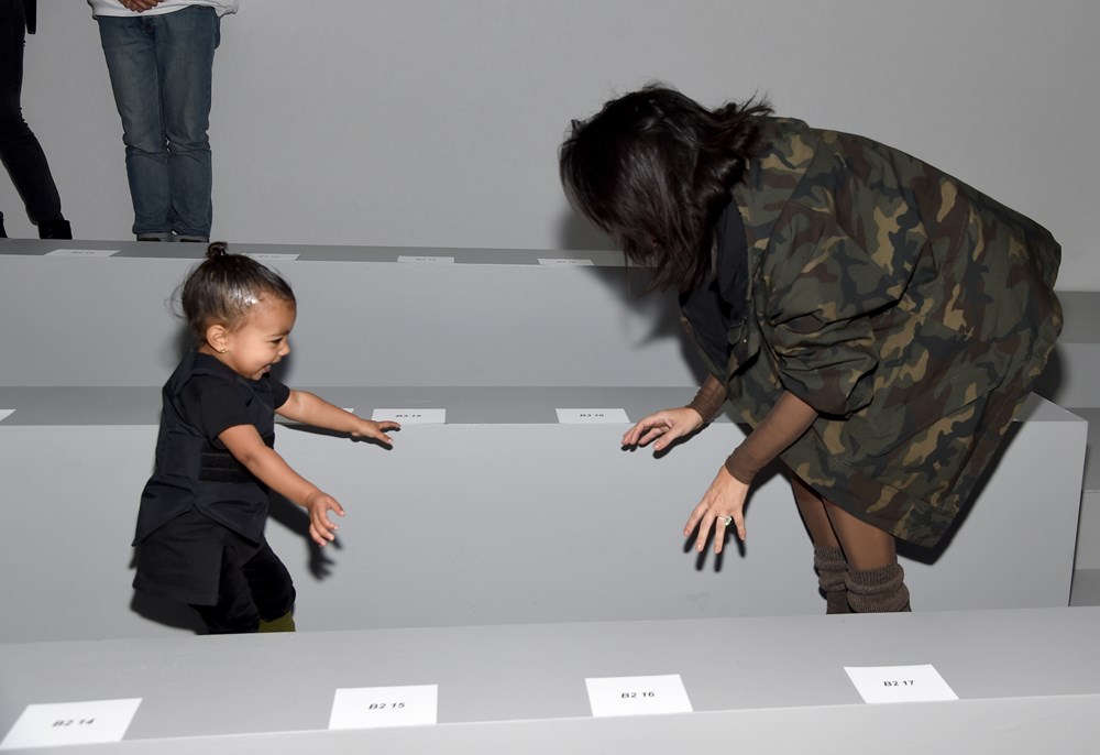 Kim Kardashian�dan kardeşine taşıyıcı annelik teklifi Magazin