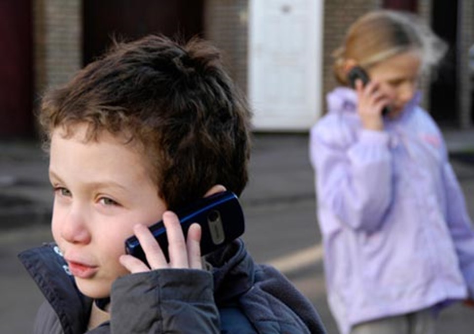 Контроль ребенка по мобильному телефону