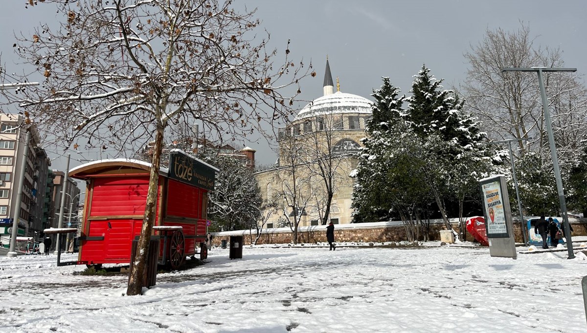 Kocaeli’de kar etkili oluyor Kocaeli’de kar etkili oluyor