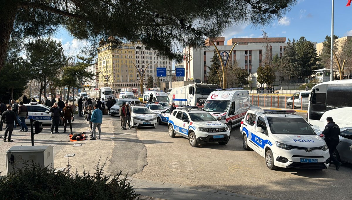 Adliye önünde silah sesleri: 1'i polis 5 kişi yaralı