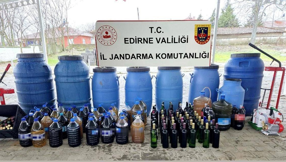 Edirne'de 1560 litre kaçak içki ele geçirildi