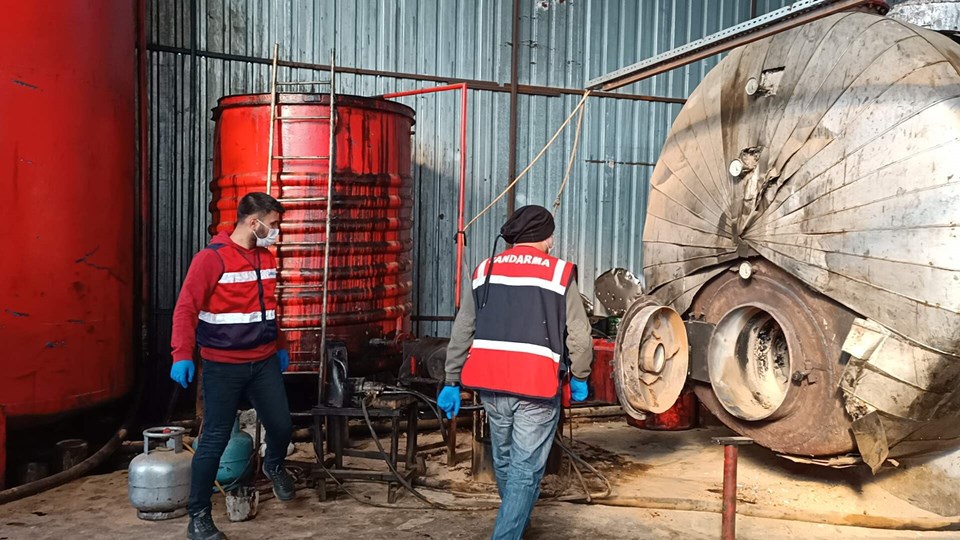 Kocaeli'de 37 ton kaçak akaryakıt ele geçirildi - 1