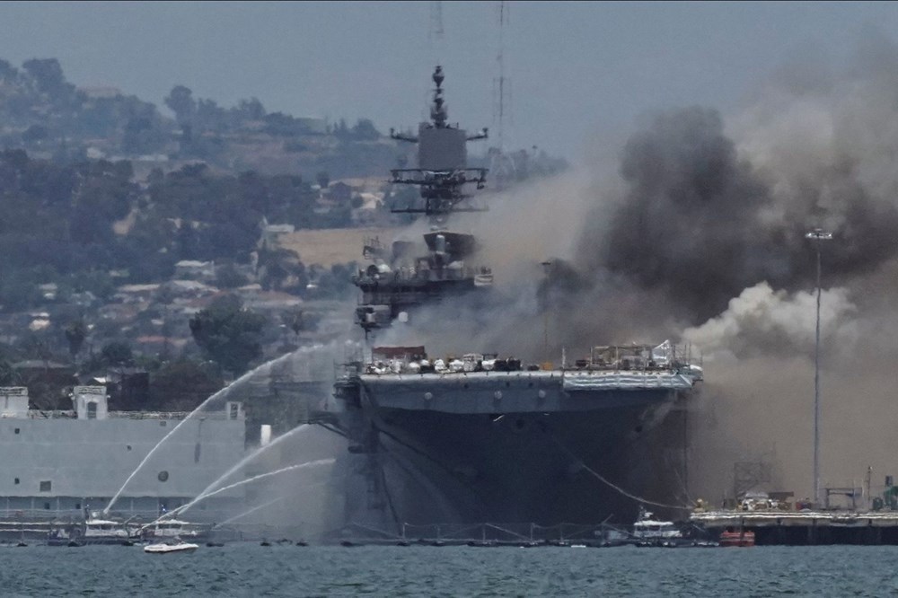 ABD’de savaş gemisinde yangın - 3