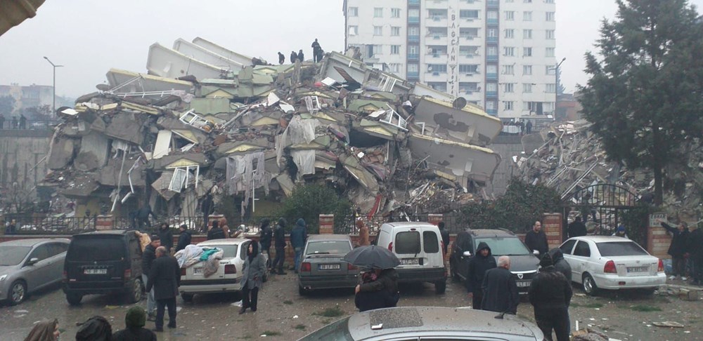 Ebrar Sitesi davasında yıkılan binanın apartman görevlisinden
çarpıcı itiraf: “Asansörün tabanından su çıkardı, motorla dışarı atardık” - 5