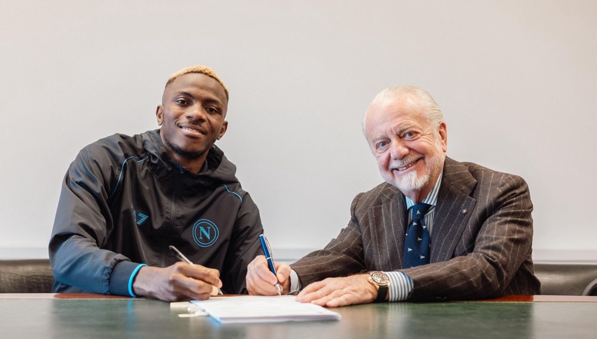 Napoli, Victor Osimhen'in sözleşmesini uzattı Napoli, Victor Osimhen'in sözleşmesini uzattı