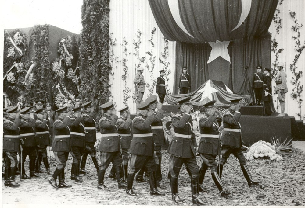 Mustafa Kemal Atatürk'ün ebediyete intikalinin 83. yılı (10 Kasım 1938) - 33