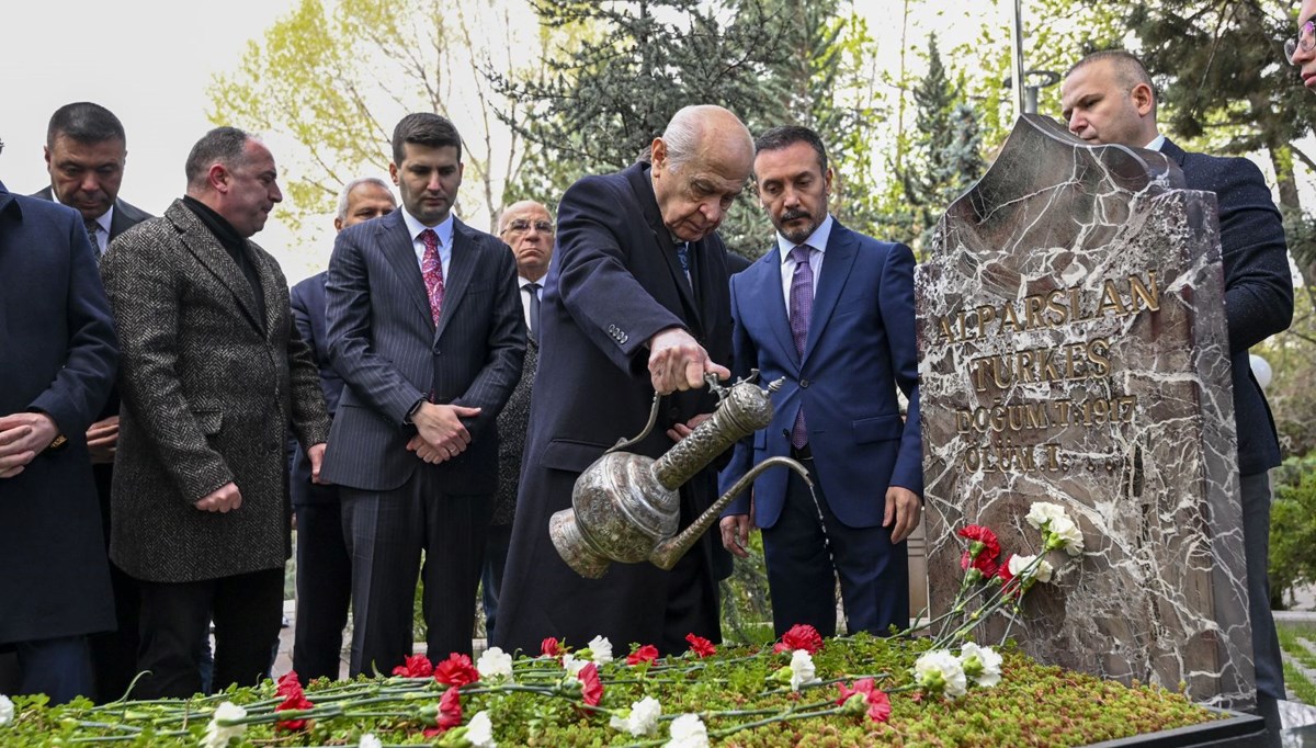 Bahçeli: Türkiye'de hayat normalleşiyor