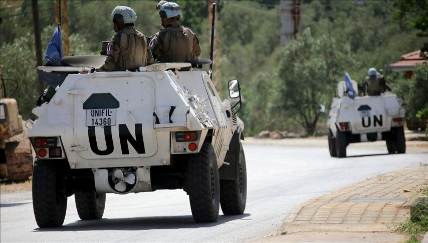 Lübnan'ın güneyinde UNIFIL karargahına patlamamış top mermisi isabet etti