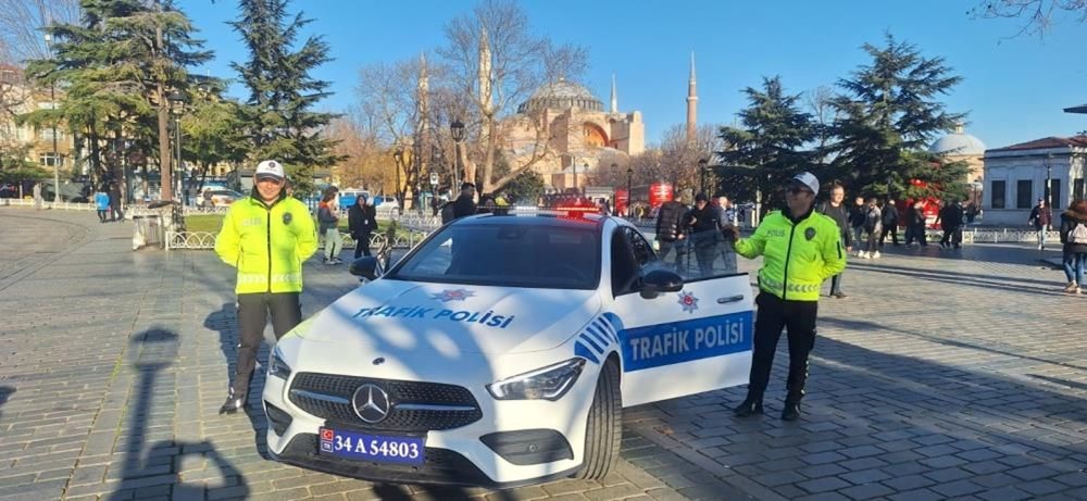 Ferrari devriyede: Vatandaşlar selfie çektiriyor (Bu lüks araçlar hangi çetelere ait?) - 42