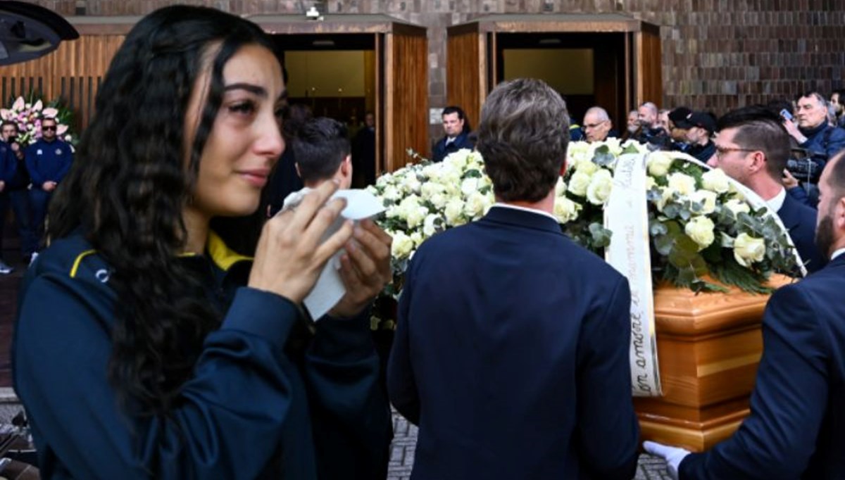 İstanbul'da ölen İtalyan voleybolcu Julia Ituma son yolculuğuna uğurlandı