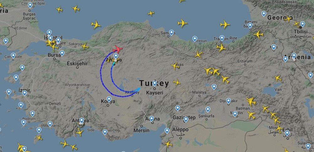 TK-1920 Gökyüzünde ay-yıldız çiziyor