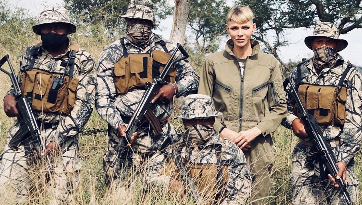 Prenses Charlene gergedanlar için Güney Afrika'da