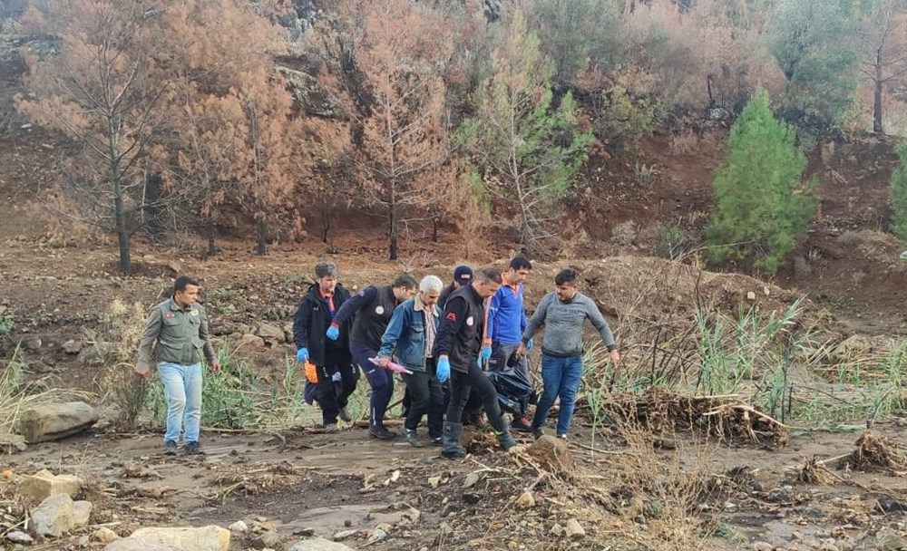 Mersin'de sel can aldı - 11