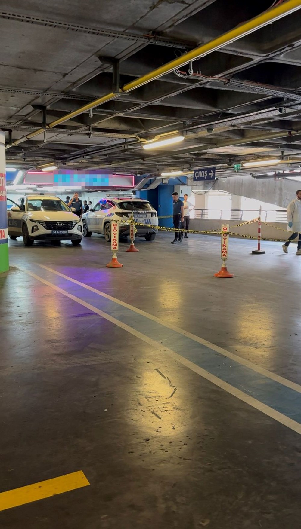 İstanbul'da AVM'de kurşun sesleri: Maskeli saldırgan otoparkta ateş açtı - 3
