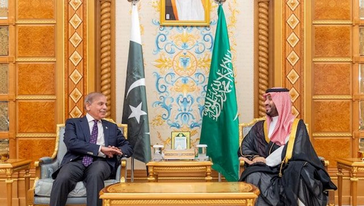 Suudi Arabistan ile Pakistan'dan savunma anlaşması