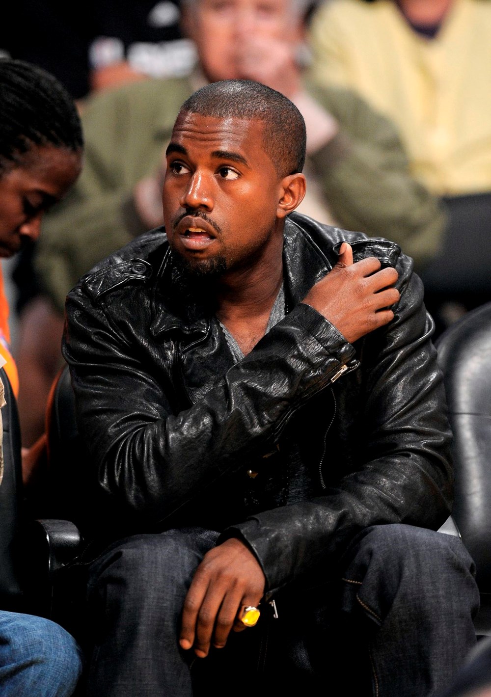 Kanye West'e bir darbe daha: Oynatma listesi kaldırıldı - 2