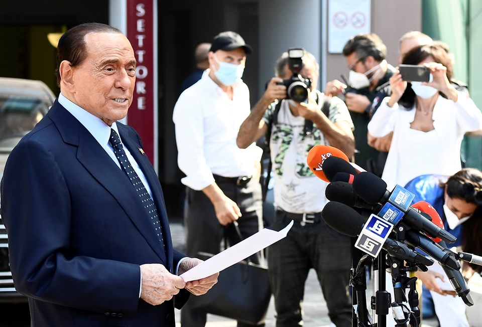 Covid-19 tedavisi gören Berlusconi taburcu edildi - 1
