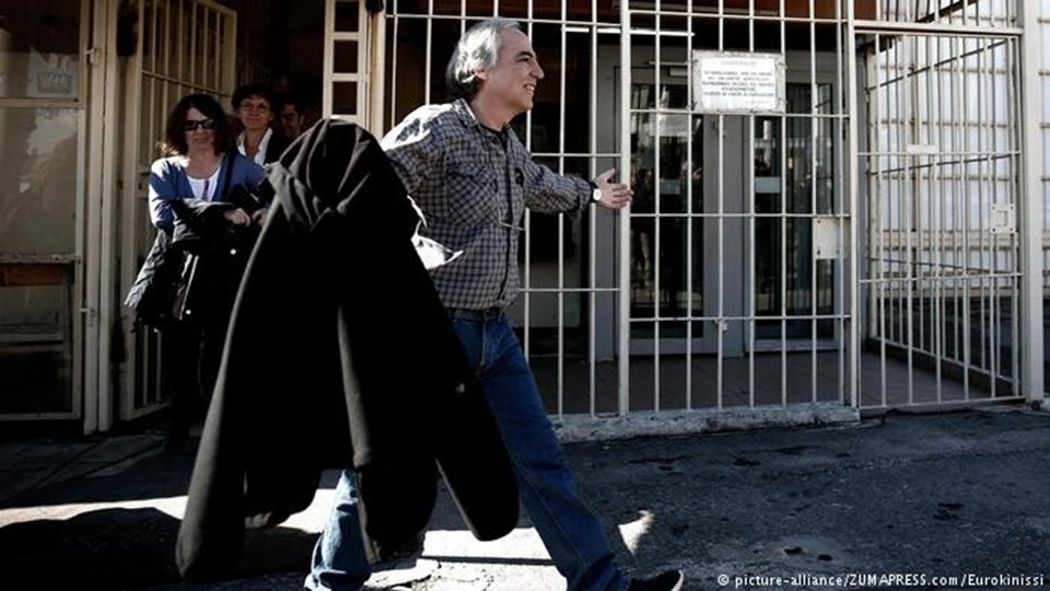 Türk diplomatları hedef alan Yunan suikastçıya verilen cezaevi iznine tepki - 1