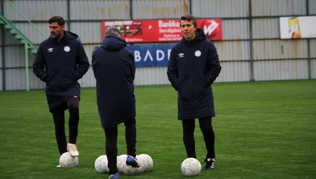 Süper Lig'e çıkan Çaykur Rizespor'da Bülent Korkmaz dönemi sona erdi Süper Lig'e çıkan Çaykur Rizespor'da Bülent Korkmaz dönemi sona erdi