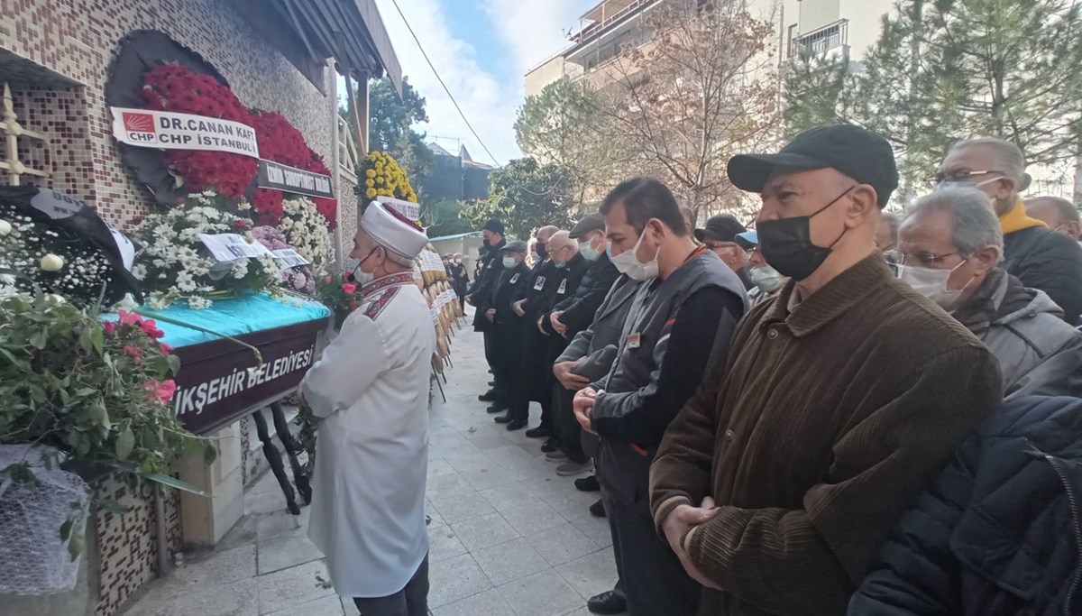 Türkiye’nin ilk kadın ortodontisti Ayşe Mayda son yolculuğuna uğurlandı