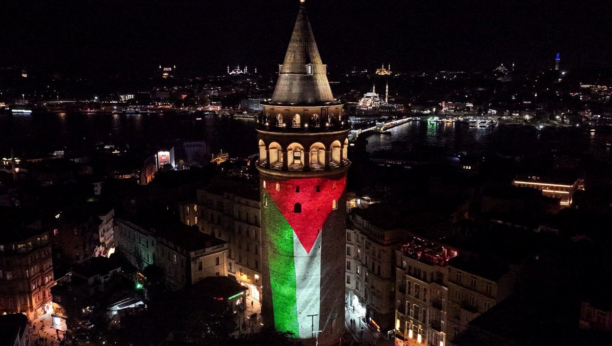 Galata Kulesi’ne Filistin bayrağı yansıtıldı