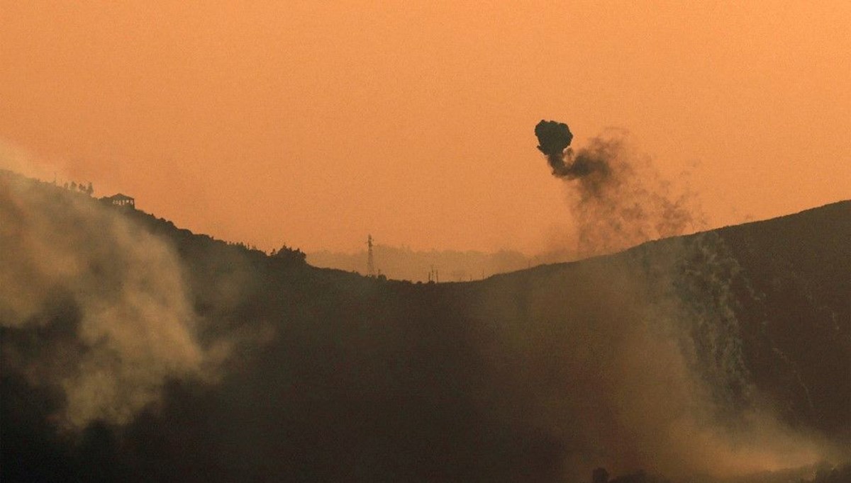 Hizbullah Lübnan sınırındaki İsrail askeri üssünü füzelerle hedef aldı Hizbullah Lübnan sınırındaki İsrail askeri üssünü füzelerle hedef aldı