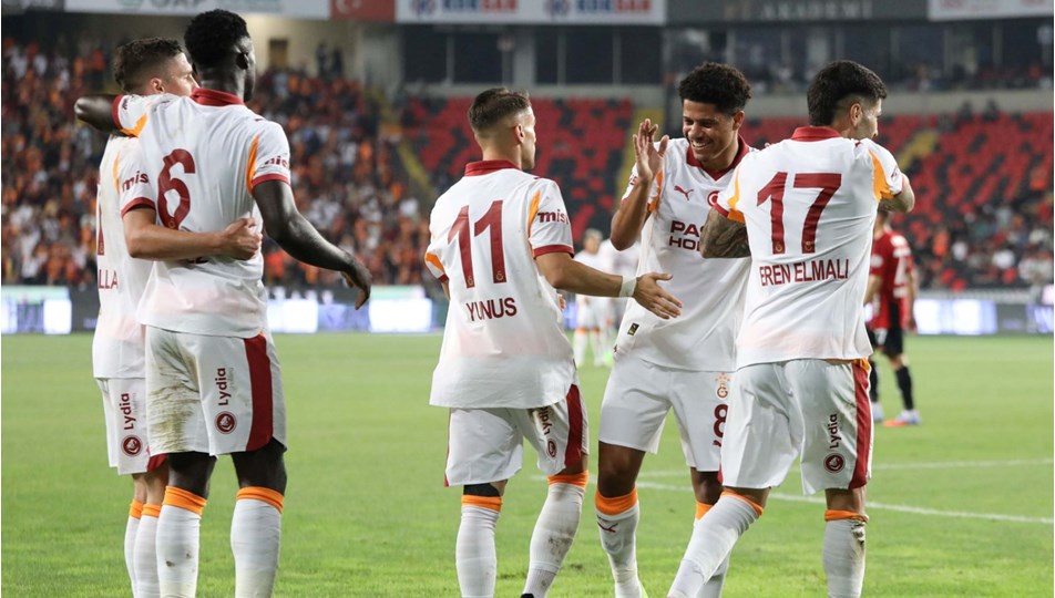 Galatasaray'ın konuğu Karagümrük: İlk 11'de sürpriz