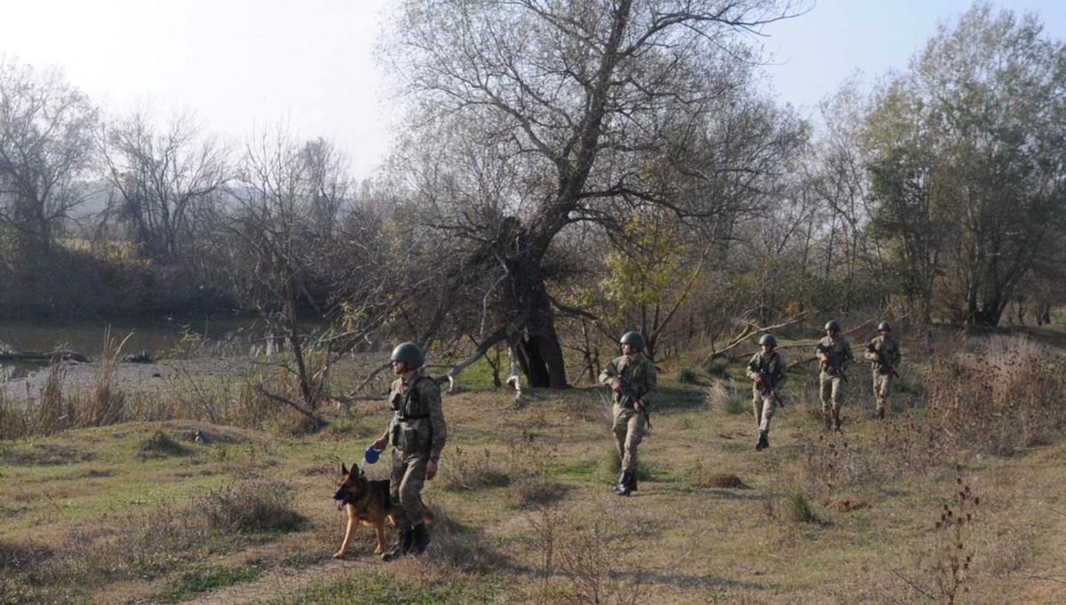 Yunanistan'a kaçmaya çalışan PKK üyesi yakalandı Yunanistan'a kaçmaya çalışan PKK üyesi yakalandı