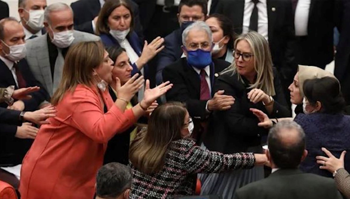 Kadın vekiller arasında gerginlik