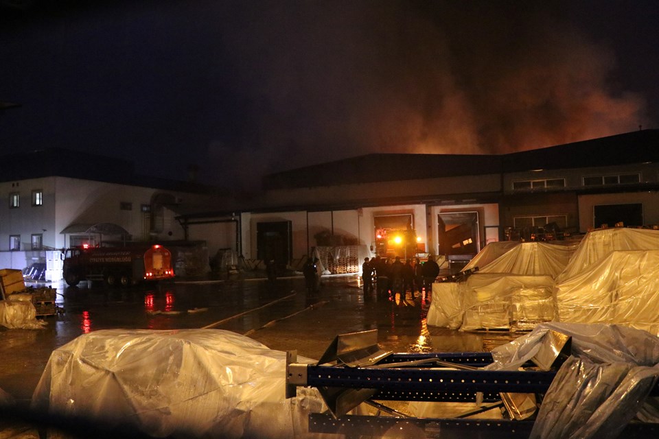 Düzce'de korkutan fabrika yangını - 2