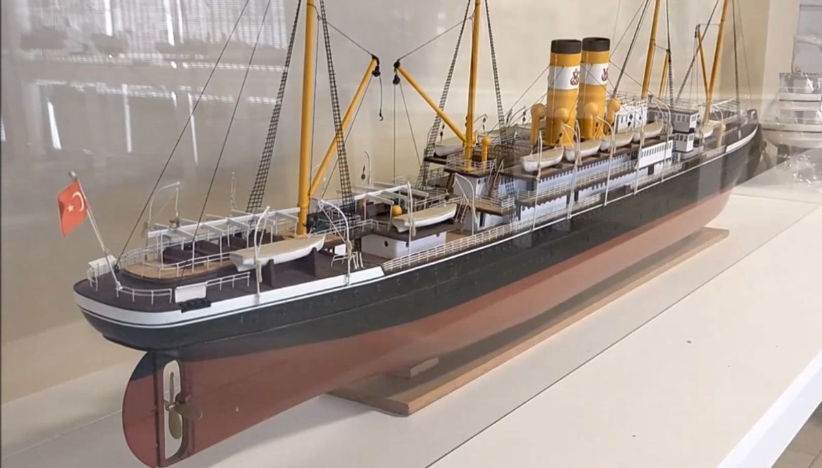 Binlerce parça kullanıp şaheser gemiler üretiyor