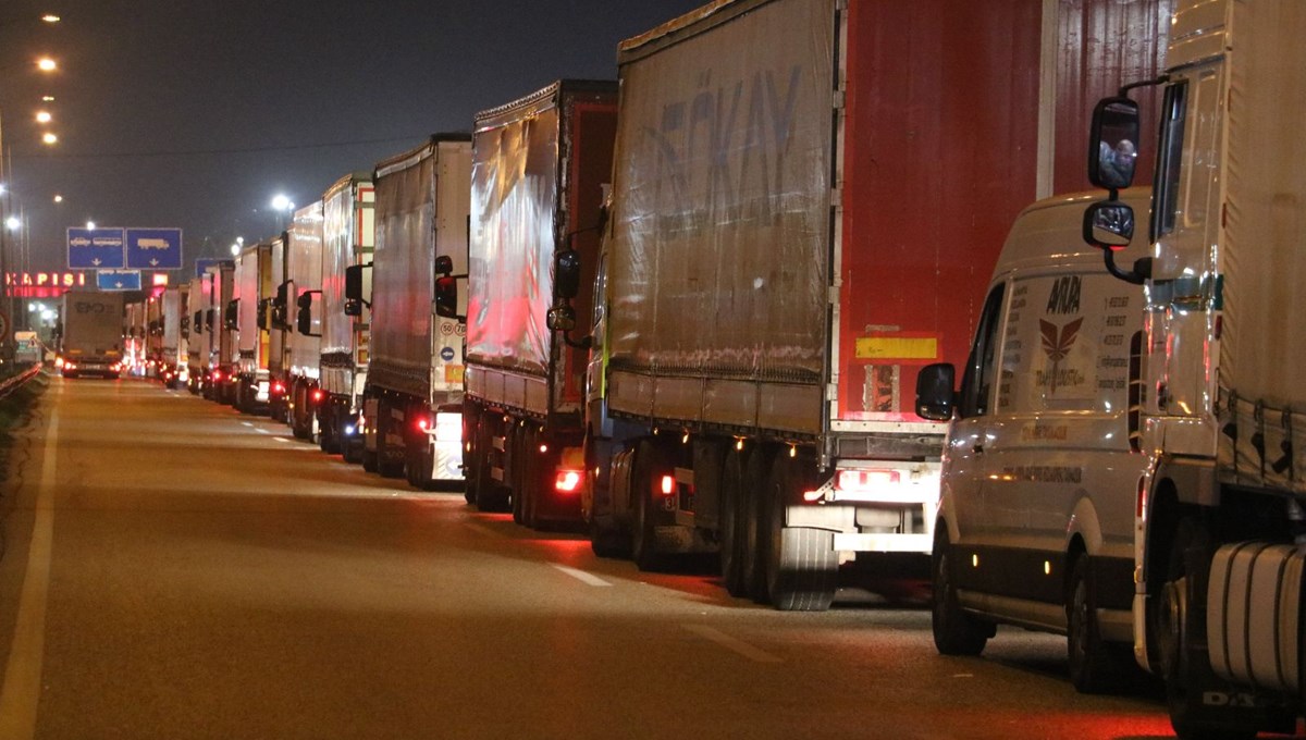Kapıkule'de TIR kuyruğu 11 kilometreyi buldu: 3 gündür bekliyorlar