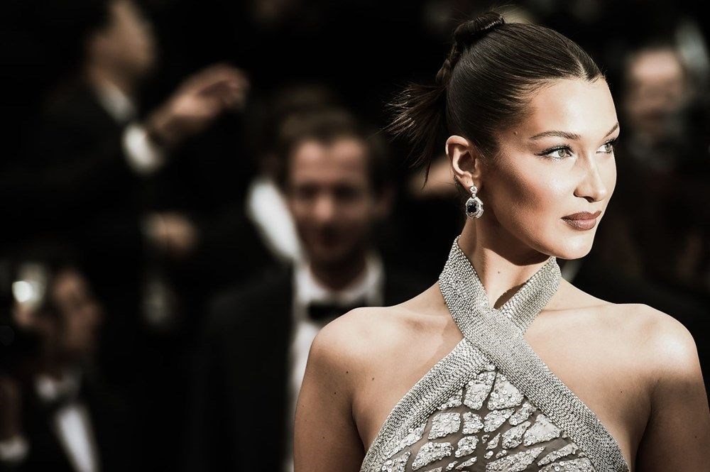 Bella Hadid boynunda puşiyle Filistin eyleminde - 5