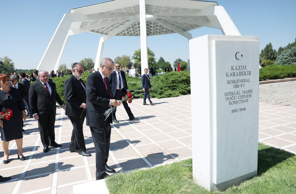 Devlet erkanından Anıtkabir ziyareti (Büyük zaferin 100. yılı) - 4