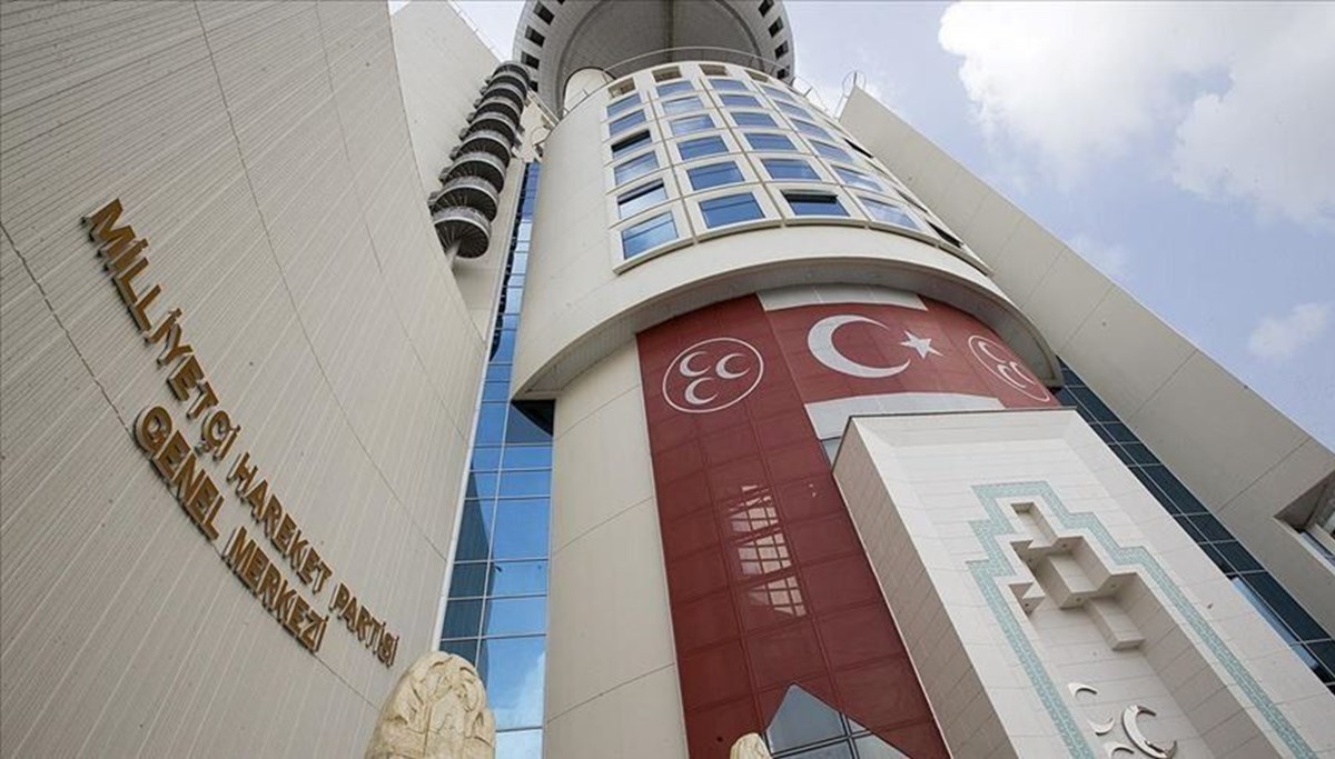 MHP'de iki isme ihraç istemi