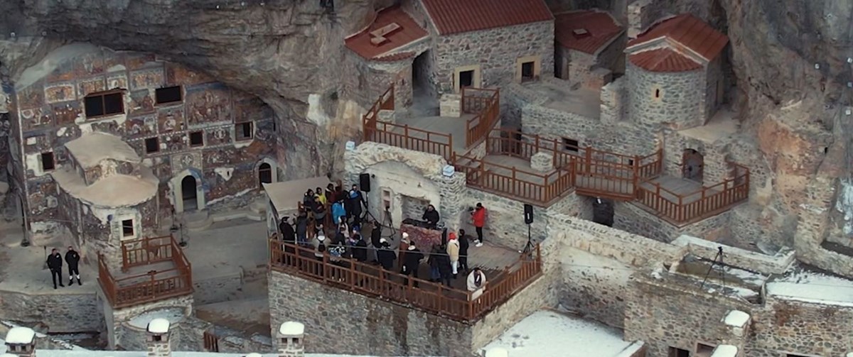 vHrFtMgAfk2kEKJdEM4hbw.jpg