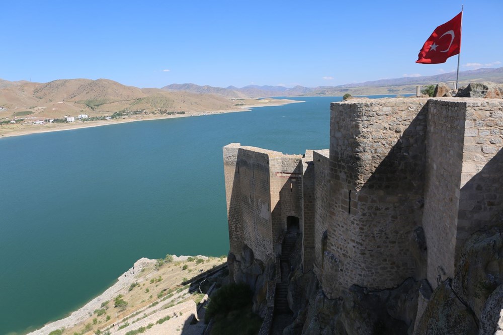 Tunceli'de 2 bin 800 yıllık tarihi Pertek Kalesi göz kamaştırıyor - 9