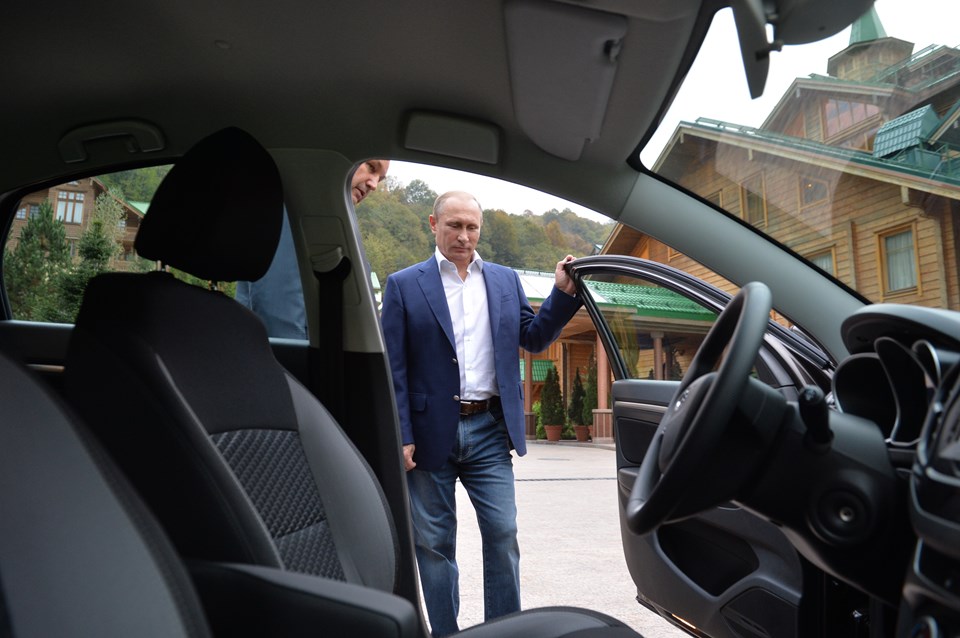Putin, 'Lada Vesta'nın test sürüşünü yaptı - 2