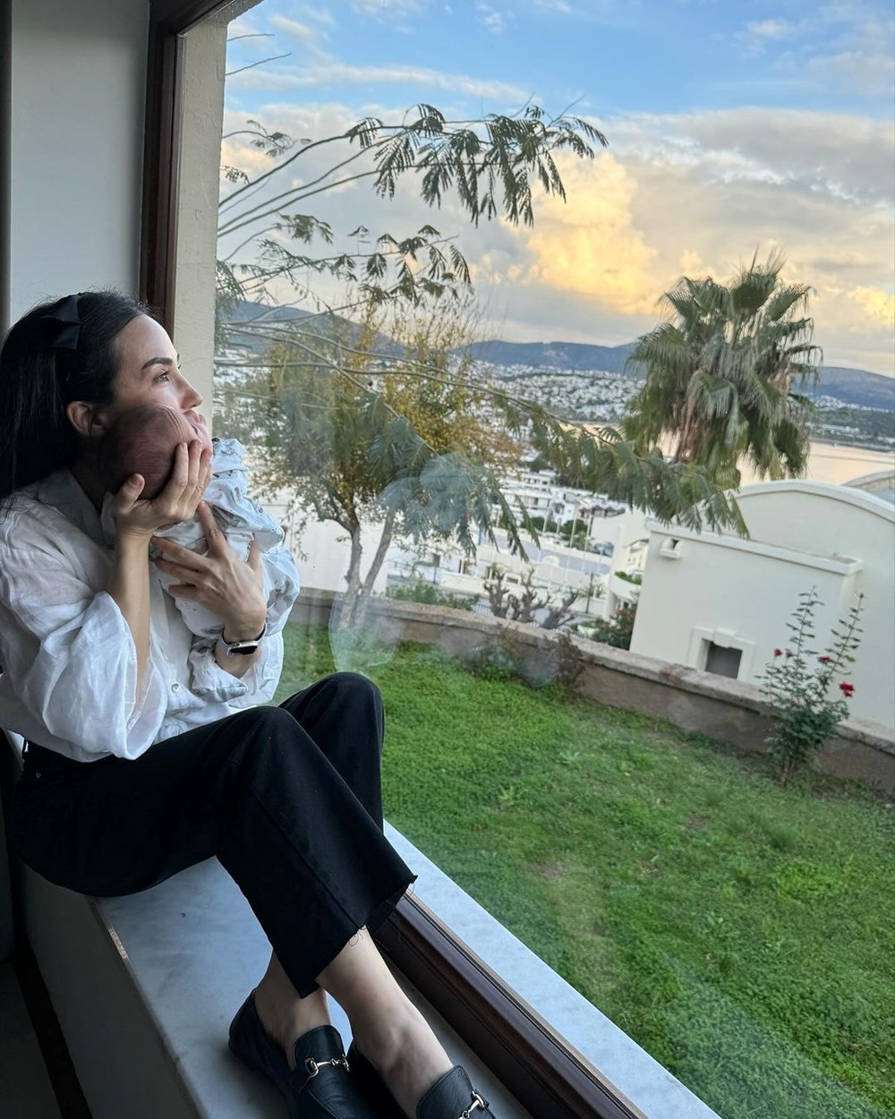 İpek Açar oğlu Ömer'in yüzünü ilk kez gösterdi - 2