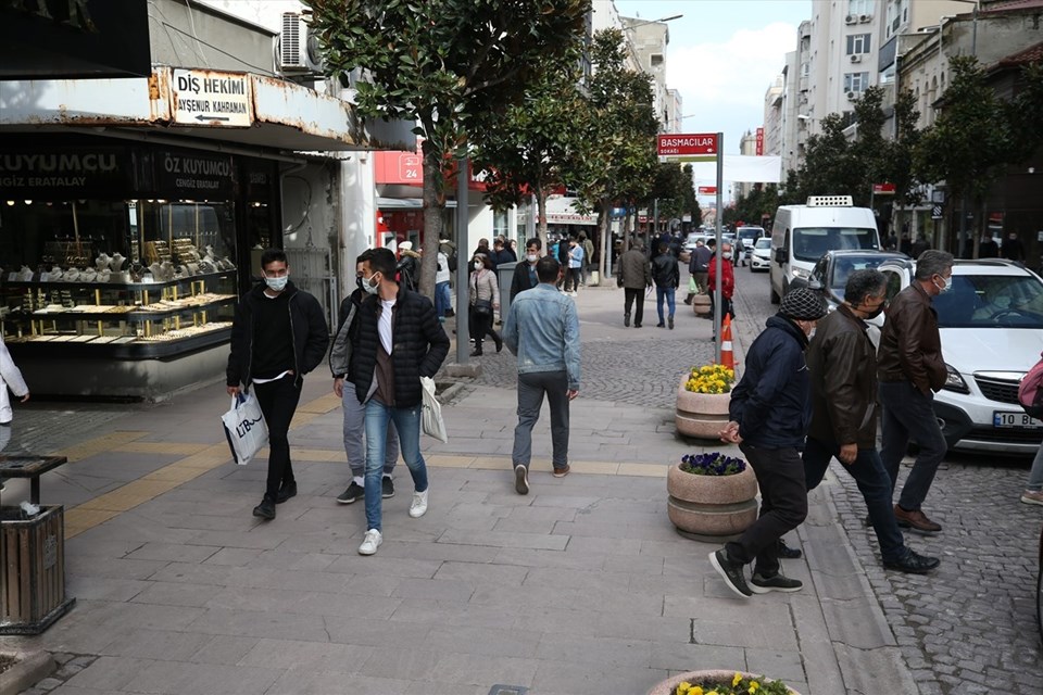 Evde nikah törenine katılan 40 kişiden 35'i virüse yakalandı - 1