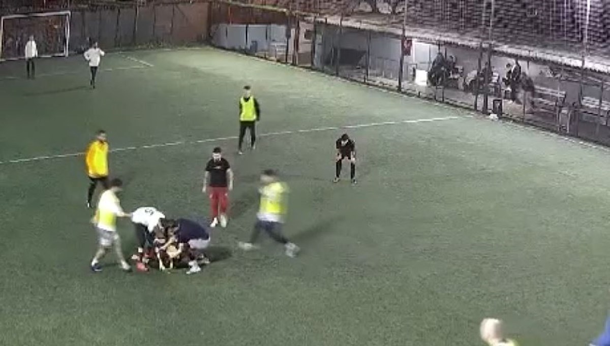 İki ayrı halı sahada iki ayrı ölüm İki ayrı halı sahada iki ayrı ölüm