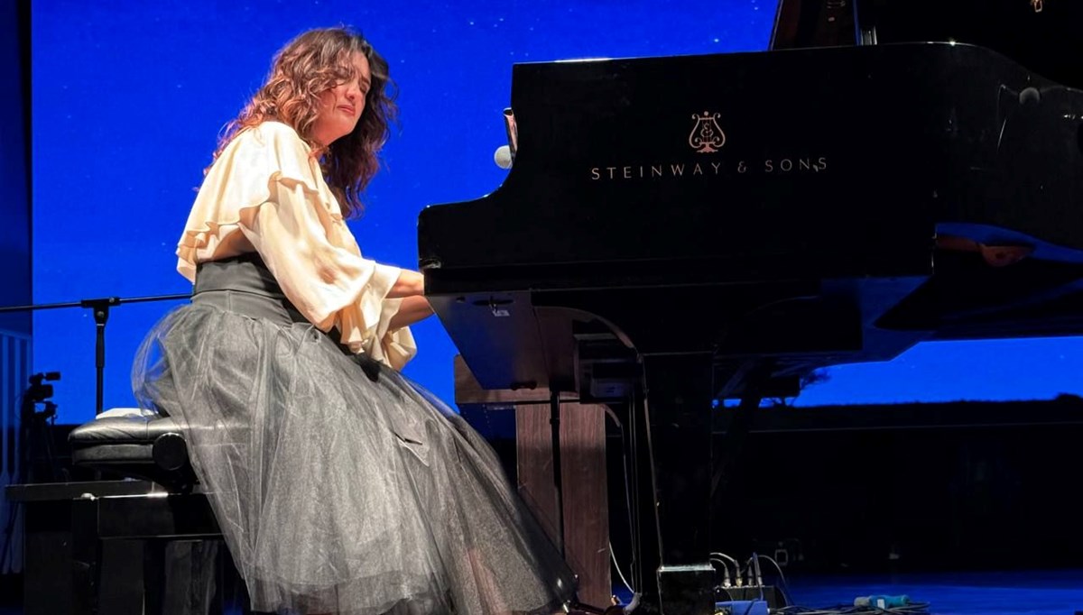 Anjelika Akbar Uluslararası Antalya Piyano Festivali'nde müzikseverlerle buluştu Anjelika Akbar Uluslararası Antalya Piyano Festivali'nde müzikseverlerle buluştu