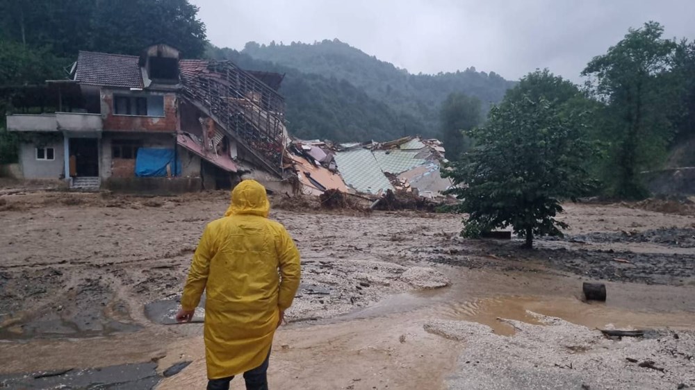 Karadeniz'i sel vurdu: Dereler taştı, yollar göle döndü, evleri su bastı - 58