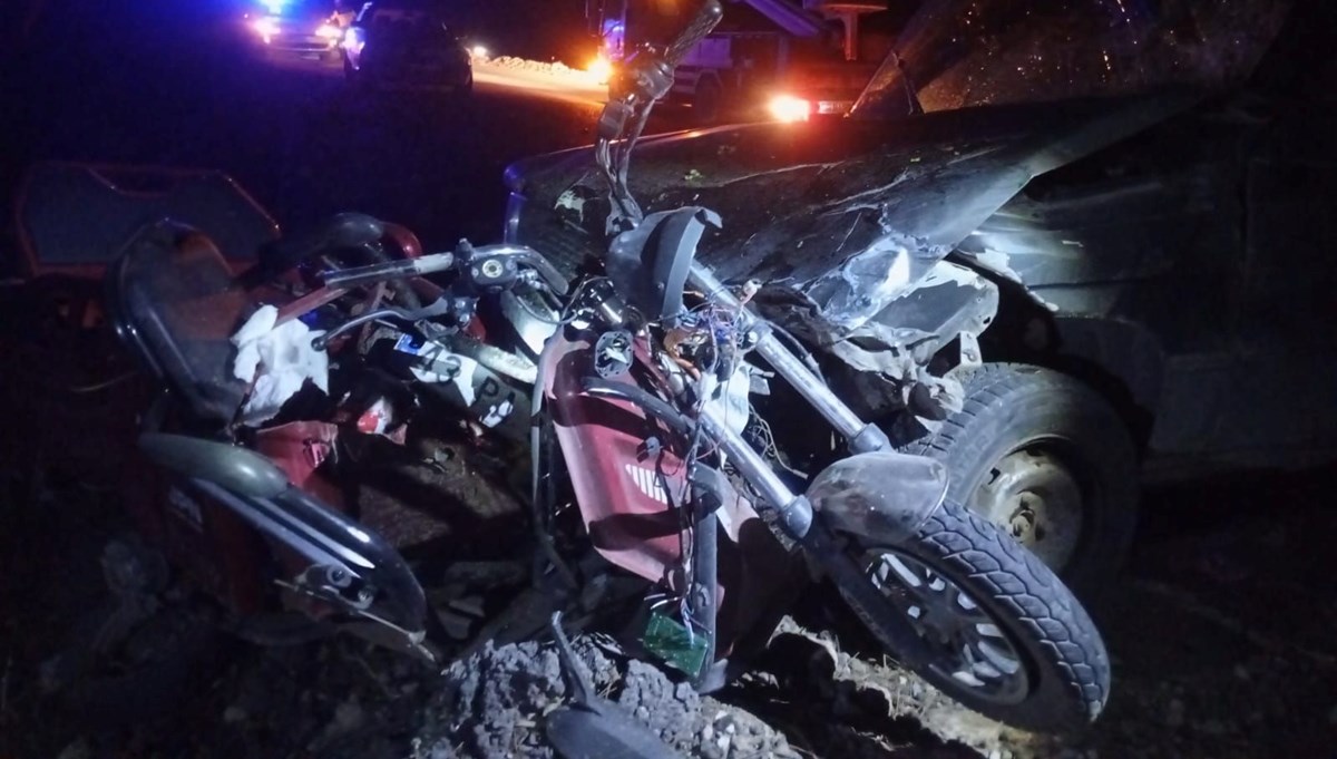 Yol ayrımında feci kaza