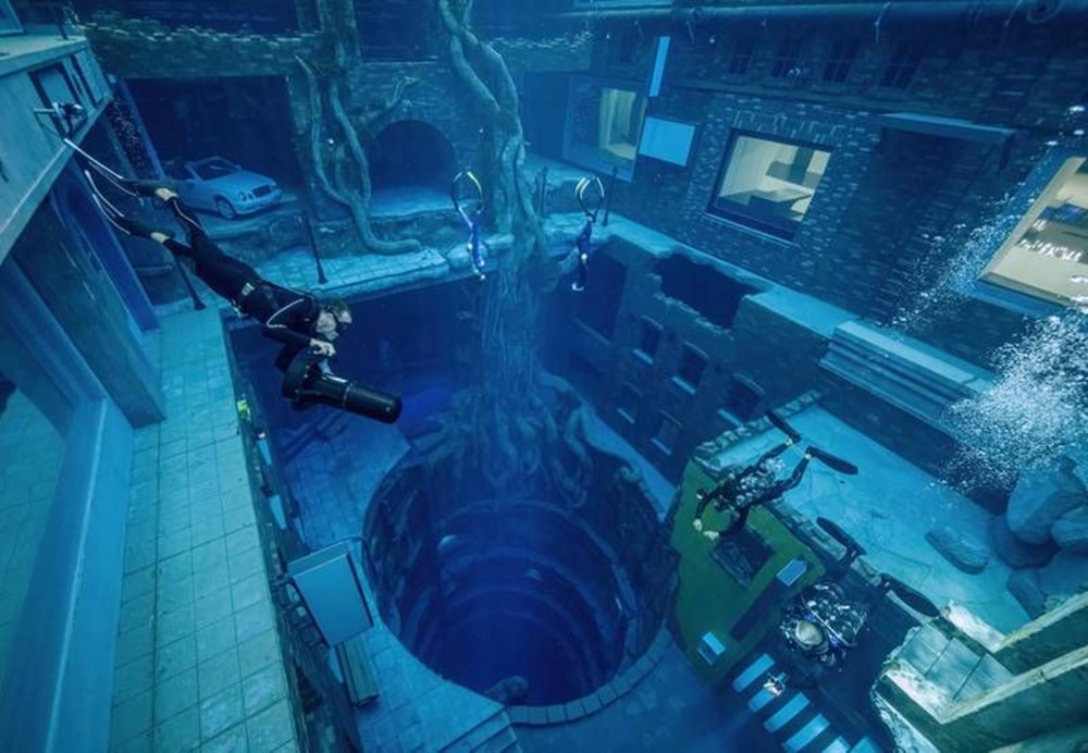 Dünyanın en derin yüzme havuzu Dubai'de açıldı: 60 metre derinliğe sahip - 1