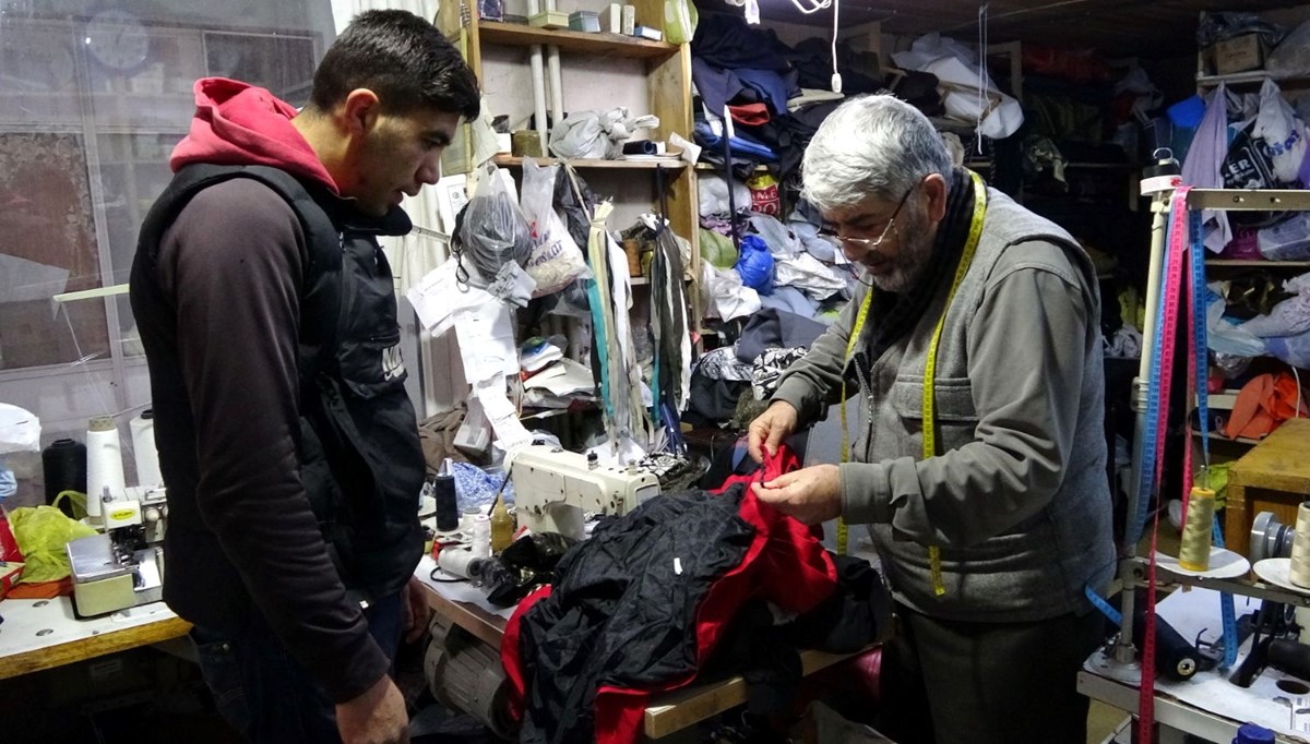 64 yıldır bu mesleği yapıyor ama dertli: Kimse bu işi öğrenmek istemiyor, çırak bile bulamıyorum 64 yıldır bu mesleği yapıyor ama dertli: Kimse bu işi öğrenmek istemiyor, çırak bile bulamıyorum
