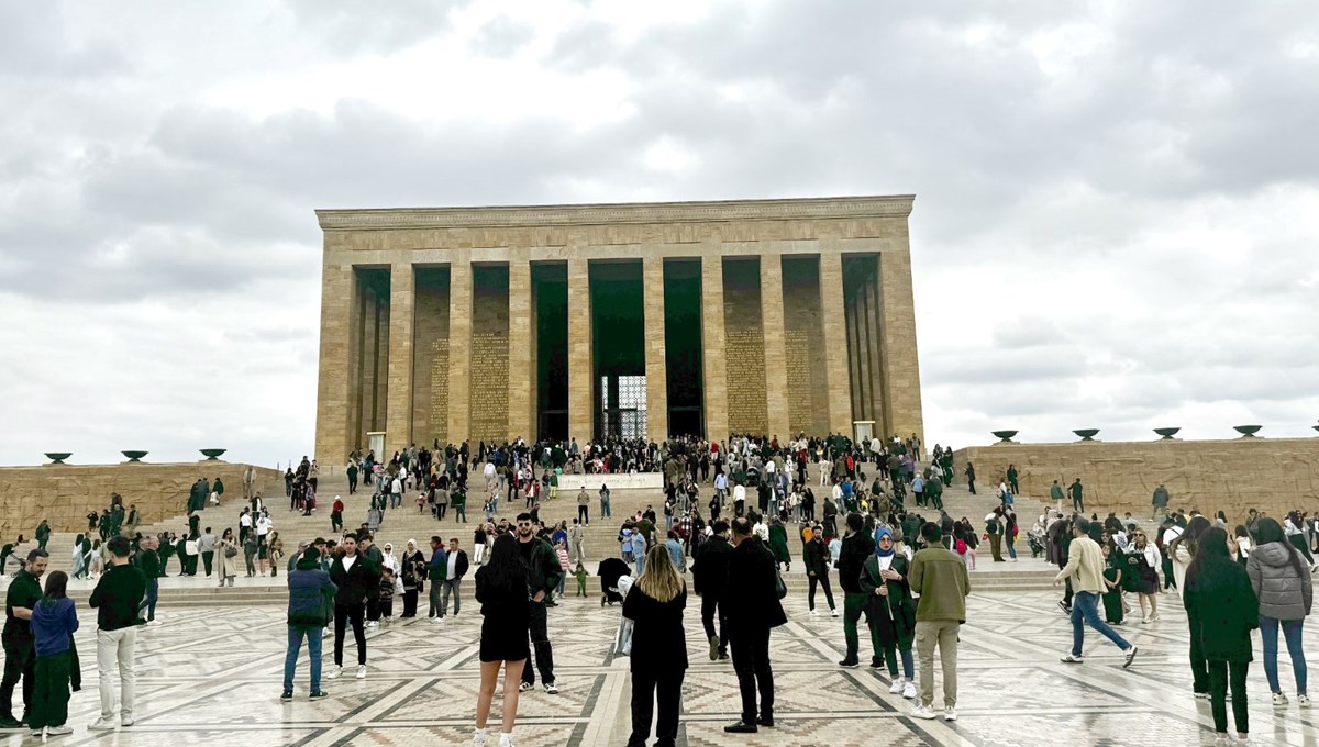 Ramazan Bayramı tatilinde Anıtkabir’e ziyaretçi akını