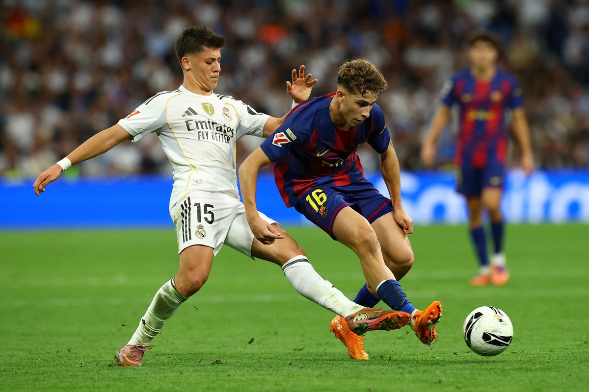 Güler son olarak en iyi genç futbolcuya verilen "Golden Boy" ödülüne de aday gösterilmişti.