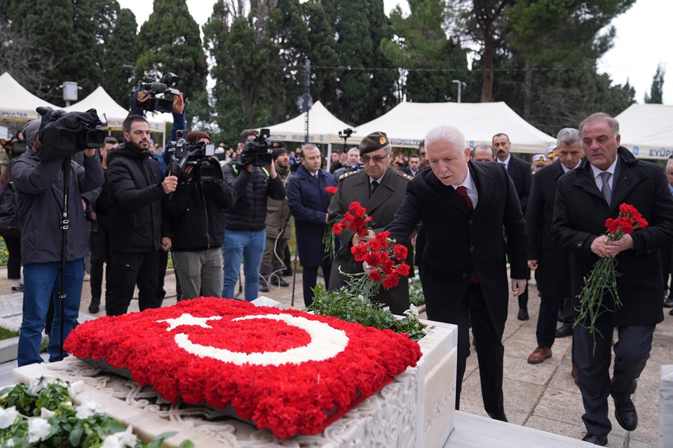 Milli şair Mehmet Akif Ersoy kabri başında anıldı - 1