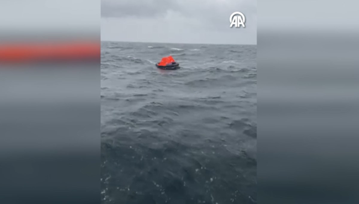 Marmara Denizi'nde batan gemiyi arama çalışmalarında can salı bulundu Marmara Denizi'nde batan gemiyi arama çalışmalarında can salı bulundu